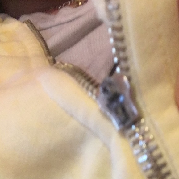 yellow sweater💛 - Picture 4 of 5